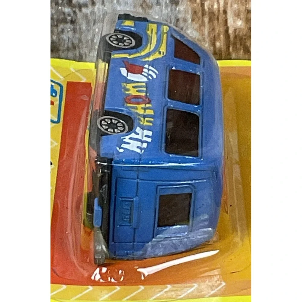 Die-Cast 1/64 Swift Runner Blue Van